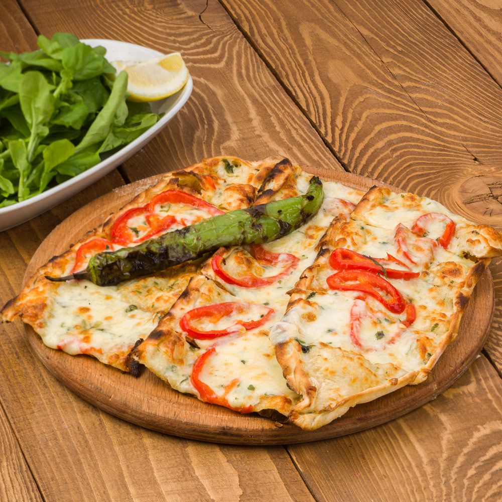 Kaşarlı Sebzeli Mantarlı Pide